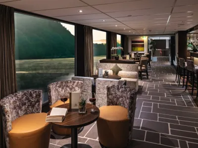 MS Amadeus Brilliant - Entertainment