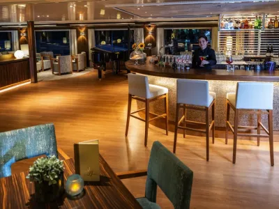 MS Amadeus Star - Entertainment