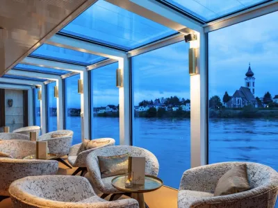 MS Amadeus Star - Entertainment