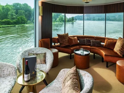 MS Amadeus Star - Entertainment