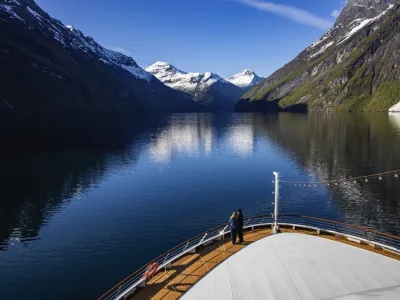 World Voyager - Entertainment