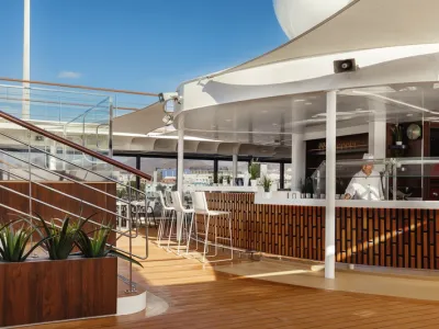 World Traveller - Dining