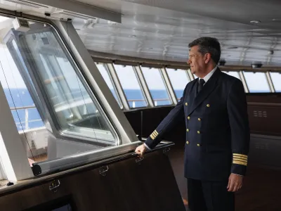 AOV_World_Traveller_Open_Bridge