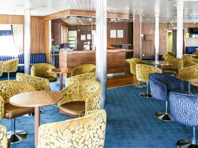 Ocean Endeavour - Entertainment