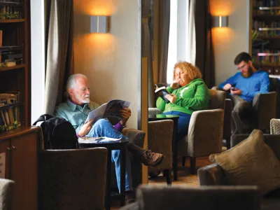 Ocean Endeavour - Entertainment