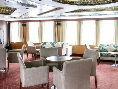 Ocean Endeavour - Entertainment