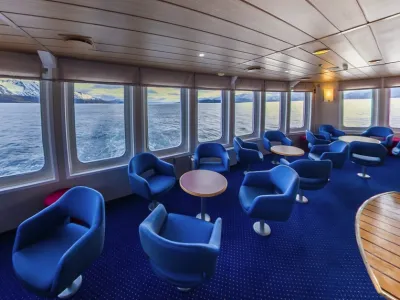 Ocean Nova - Entertainment