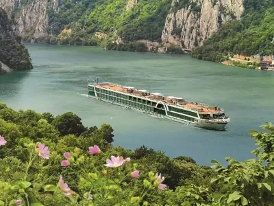 Amadeus_River_Cruises__Amadeus_Star__Exterior