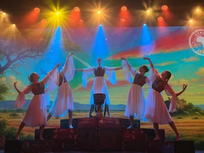 Renaissance - Entertainment