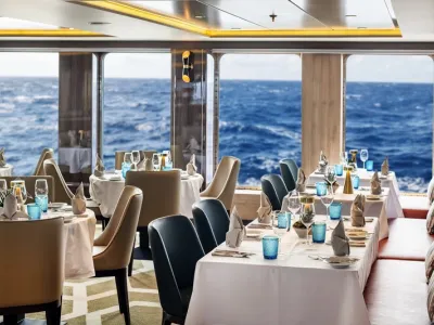 World Voyager - Dining