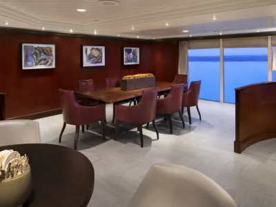 Azamara Onward - Entertainment