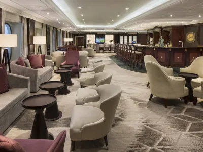 Azamara Onward - Entertainment