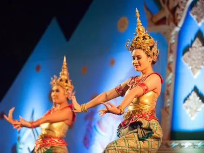 Azamara Journey - Entertainment