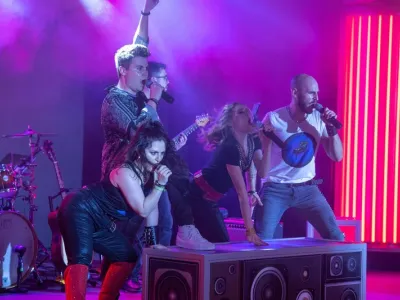 Azamara Onward - Entertainment