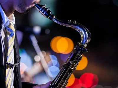 Azamara Onward - Entertainment