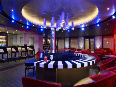 Carnival Glory - Entertainment