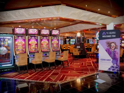 Carnival Glory - Entertainment