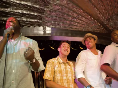 Carnival Pride - Entertainment