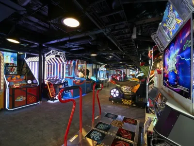 Carnival Mardi Gras - Entertainment