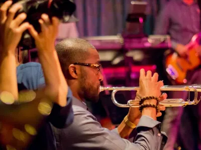 Carnival Glory - Entertainment