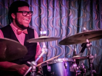 Carnival Glory - Entertainment