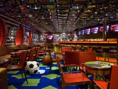 Carnival Splendor - Entertainment