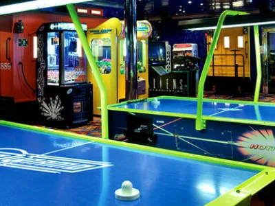 Carnival Breeze - Entertainment