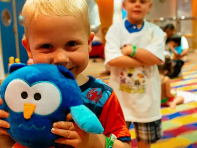 Carnival_Cruise_Lines_Carnival_Conquest_Interior_Night_Owls