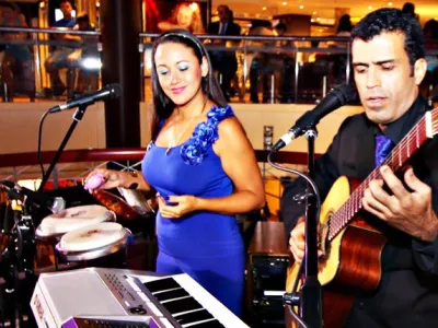 Carnival_Cruise_Lines_Carnival_Jubilee_Live_Music_1