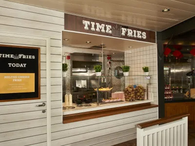 Carnival_Mardi_Gras___Celebrity_-_Street_Eats_3__Credit._Rick_Diaz