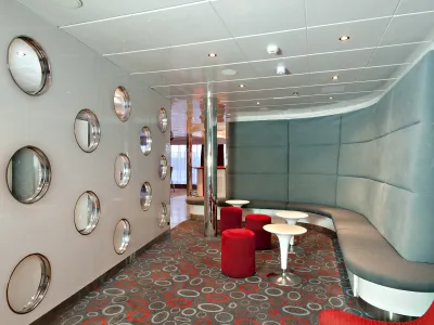 Carnival_Miracle_Club_O2_3