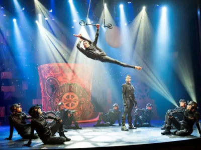 Celebrity Silhouette - Entertainment