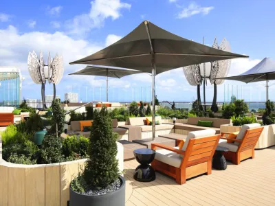 Celebrity Ascent - Entertainment