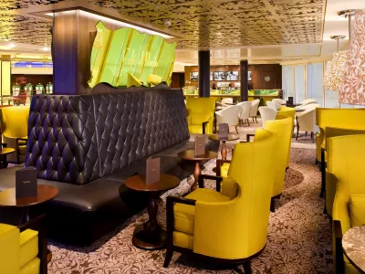 Celebrity_Cruises__Celebrity_Solstice__Cafe_Al_Bacio___Gelateria__Copyrights_-_CEL