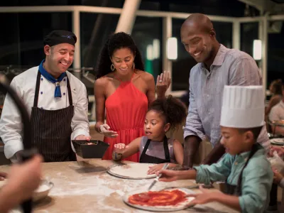 Celebrity_Reflection_-_Lawn_Club_Grill_4____CEL