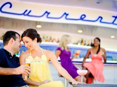 Disney_Cruise_Lines_Disney_Dream_currents_bar_00
