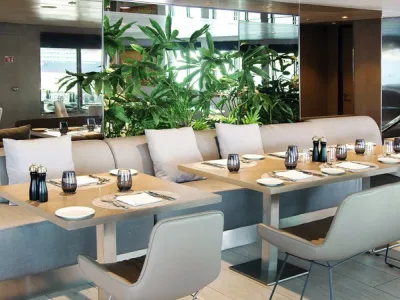 Emerald Azzurra - Dining