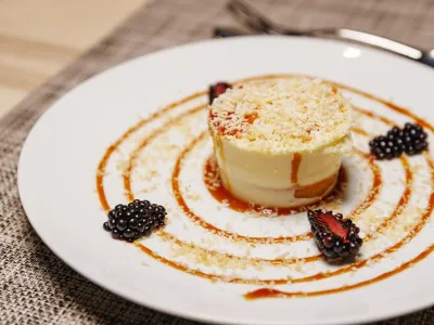 Emerald Azzurra - Dining