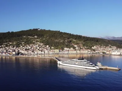 Emerald Azzurra - Enrichment