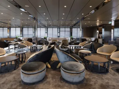 Emerald Azzurra - Entertainment