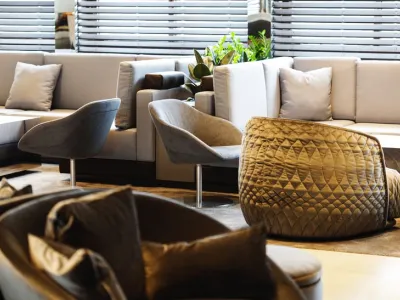 Emerald Azzurra - Entertainment