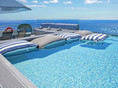 Emerald Azzurra - Entertainment