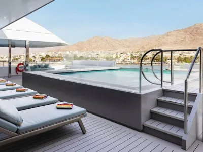 Emerald Sakara - Entertainment