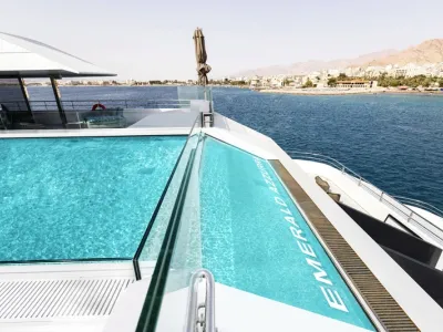 Emerald Azzurra - Entertainment