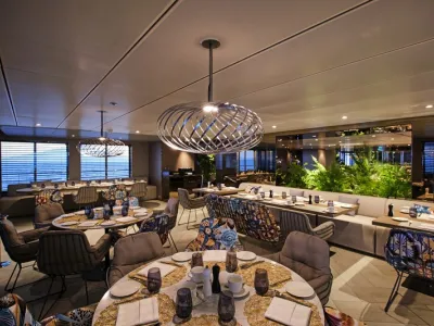 Emerald Azzurra - Dining