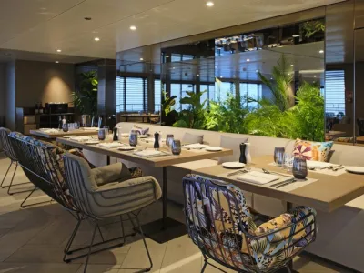 Emerald Azzurra - Dining