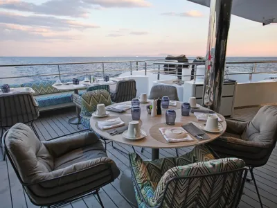 Emerald Azzurra - Dining