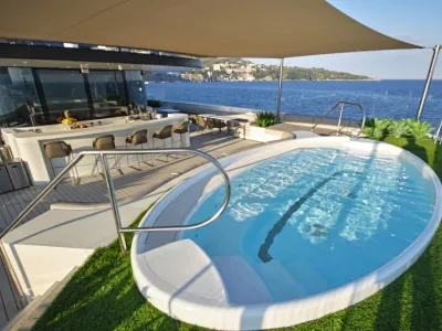 Emerald Azzurra - Entertainment