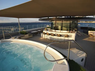 Emerald Azzurra - Entertainment