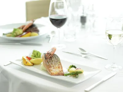 Emerald Sun - Dining